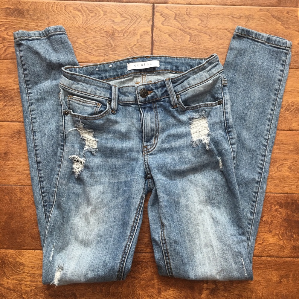 🔥SALE🔥 Distressed skinny jeans
